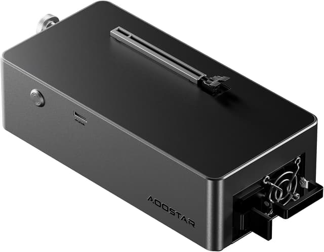 Detalle de AOOSTAR AG01 eGPU-Dockingstation mit Oculink-Anschluss und integriertem 800-W-Netzteil