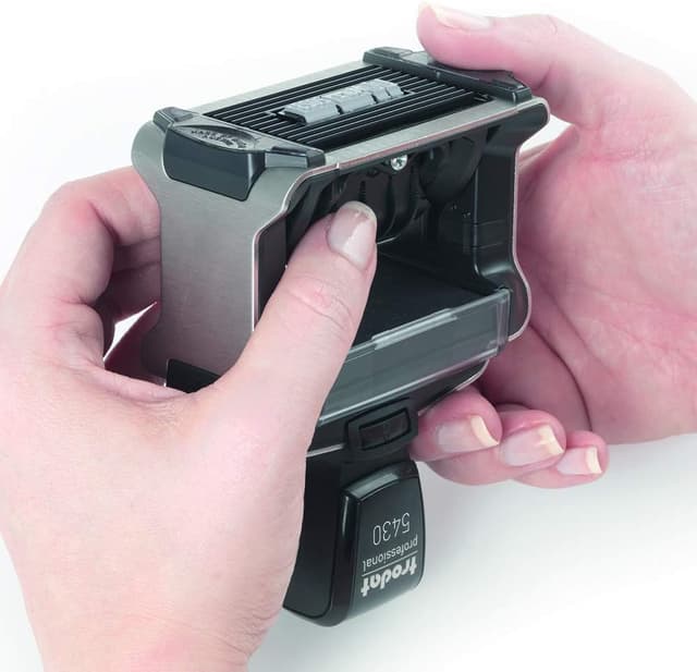 Detalle de Trodat Professional 5030 timbro datario 4x26 mm