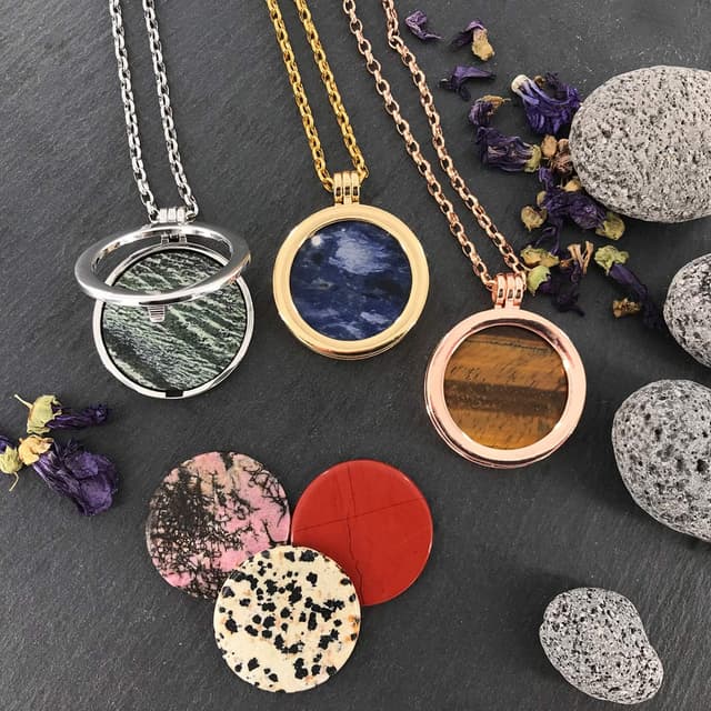 Thumbnail 5 de Morella Femme Chakra Coin Pendentif 33 mm