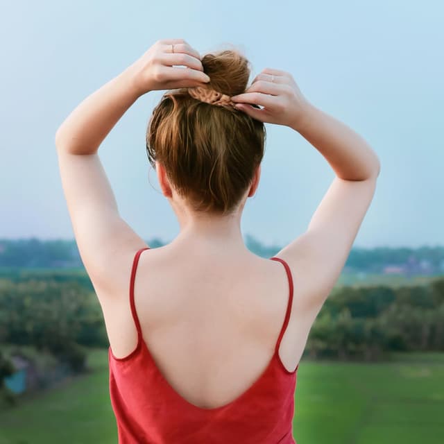 Detalle 2 de Lolalet (8 Stück) Seiden-Scrunchies Haargummis im Satin-Look – 8 Farben für Damen & Mädchen