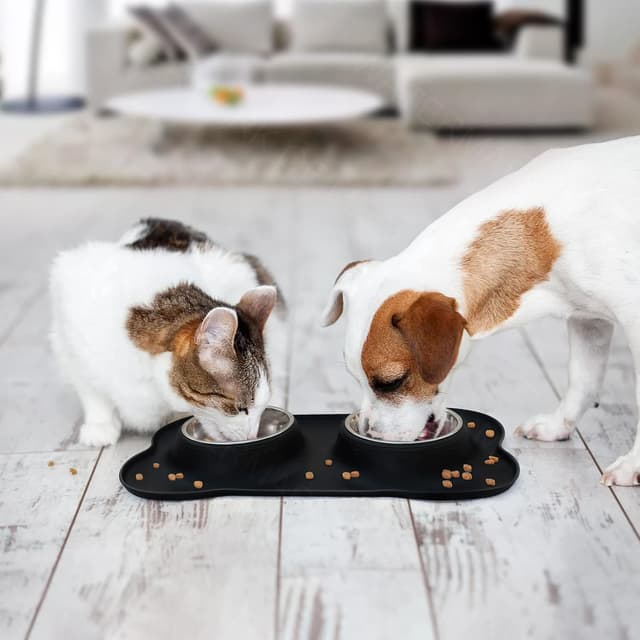 Detalle de Stainless steel double pet bowls with non-spill non-slip silicone mats (2 x 400ml) – for puppies, cats and small dogs