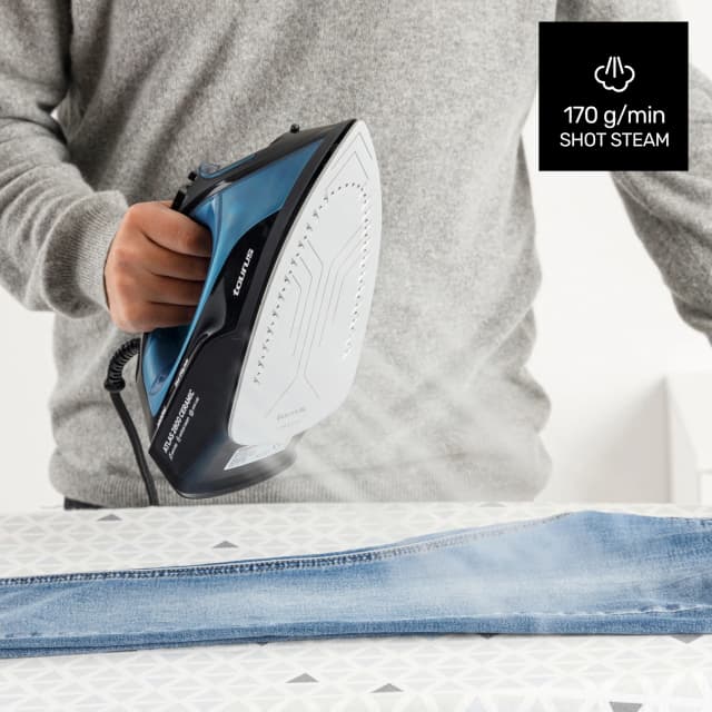 Detalle de Taurus Atlas 2800 plancha de vapor 430 ml