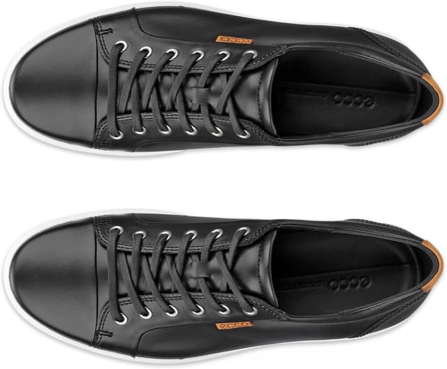 Detalle de ECCO Soft 7 men’s leather trainers with long-lace system and FLUIDFORM comfort