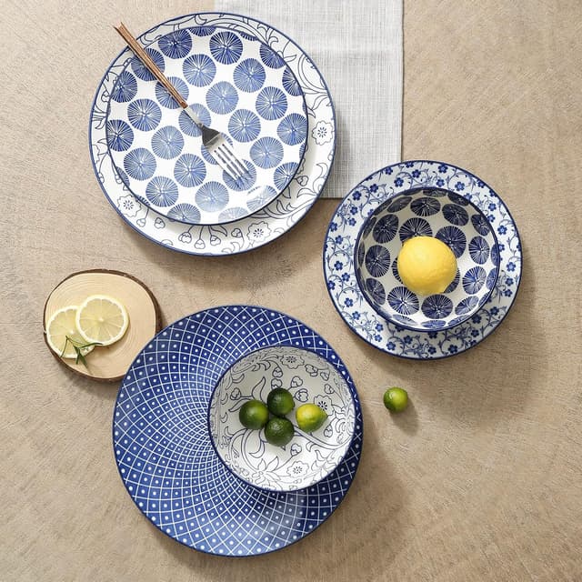 Detalle de Selamica Vintage Blue 12-Piece Ceramic Dinnerware Set (Plates & Bowls for 4)