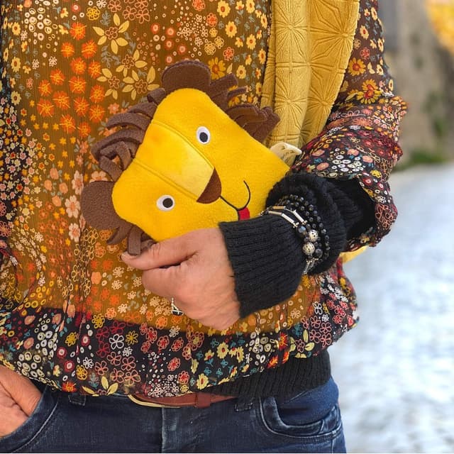 Detalle 2 de HUGO FROSCH Mini-Wärmflasche 0,2 l im Löwen-Design