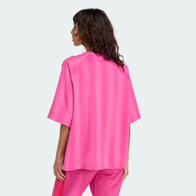 Detalle 2 de Adidas Camiseta Loose Linear rosa