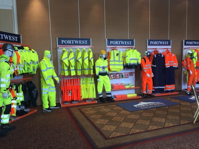 Thumbnail 3 de Portwest C494YERS/M Chaleco Media-Malla Alta Visibilidad S/M 🦺