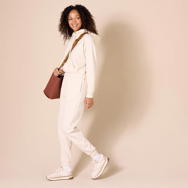 Detalle 2 de Amazon Essentials Crop Pullover Hoodie 1 hoodie