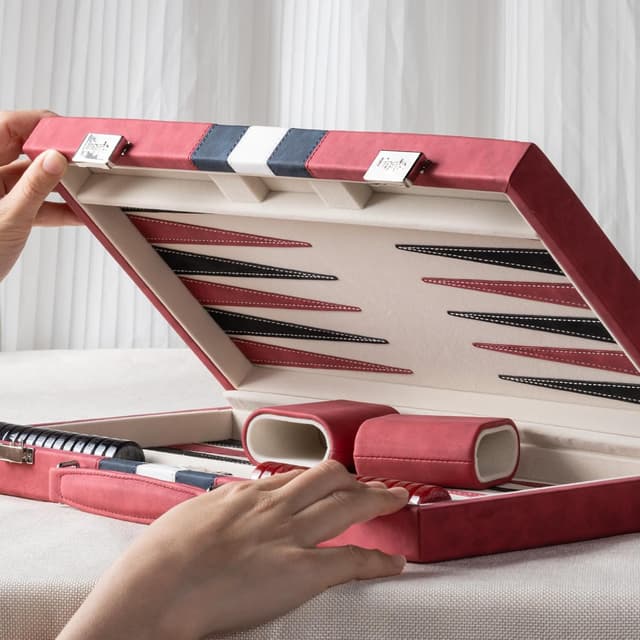 Detalle 2 de Lingle 15-inch Backgammon Set for Adults with Folding Faux Leather Case (Red)