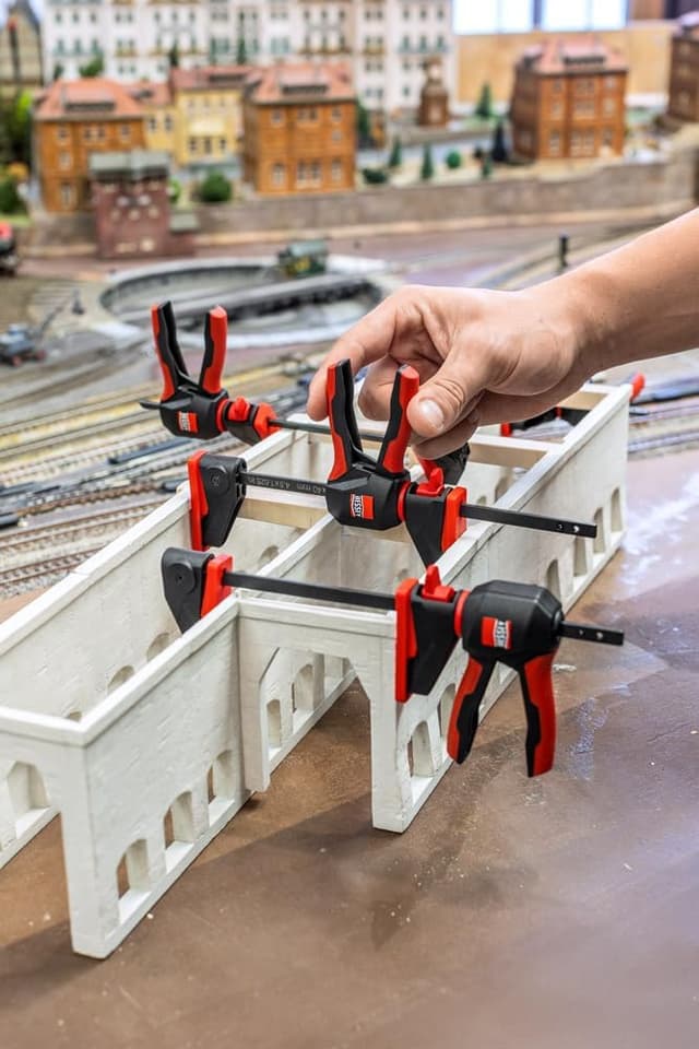 Detalle 1 de BESSEY Einhandzwinge EZ360S-11SET mit drehbarem Griff (Spannweite 110 mm)