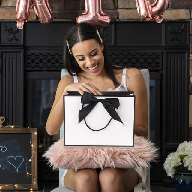 Thumbnail 6 de Dimetey 8-Pack Medium Gift Bags with Handles, Bow Ribbon, Tissue & Card (White & Black) 20 x 28 x 10cm