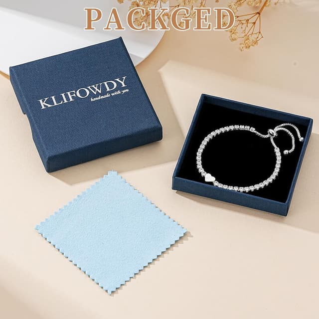 Detalle de KLIFOWDY Sterling Silver Initial Tennis Bracelet (Letter A–Z) with Heart & Cubic Zirconia