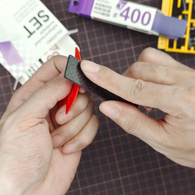 Detalle 2 de Hobby Model Tools carta vetrata adesiva riutilizzabile per levigatura bagnato/secco 600/800/1000