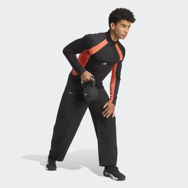 Detalle de adidas Tech Apparel sudadera hombre