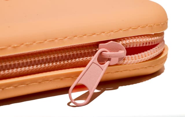 Detalle 2 de Muitomas Astuccio Silicone Soft Touch 19 x 7,5 cm