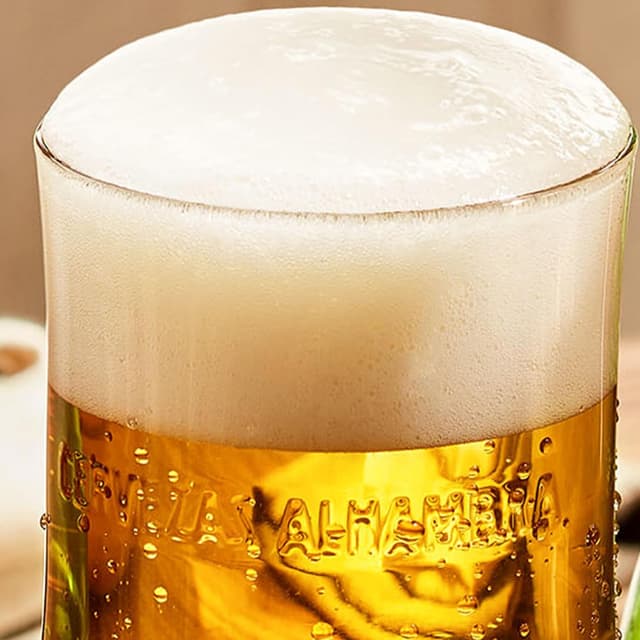 Detalle de Alhambra Reserva 1925, Pack 24 Latas 33cl 🍺 Cerveza Artesanal