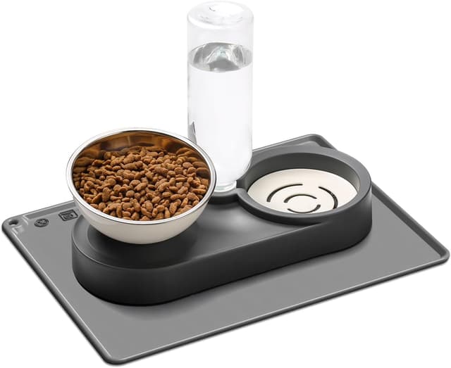 Detalle de Marchul ciotole rialzate per gatti con supporto inclinato 15°, acciaio inox e bottiglia d’acqua a gravità da 500 ml