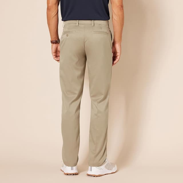 Detalle de Amazon Essentials Men’s Straight-Fit Stretch Golf Trousers