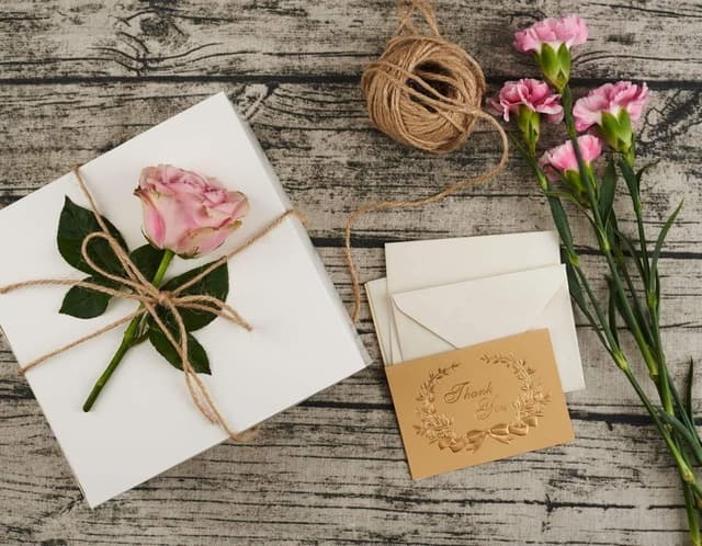 Detalle 2 de Switosan Kraft Paper Gift Boxes 20x20x10 cm 10pc