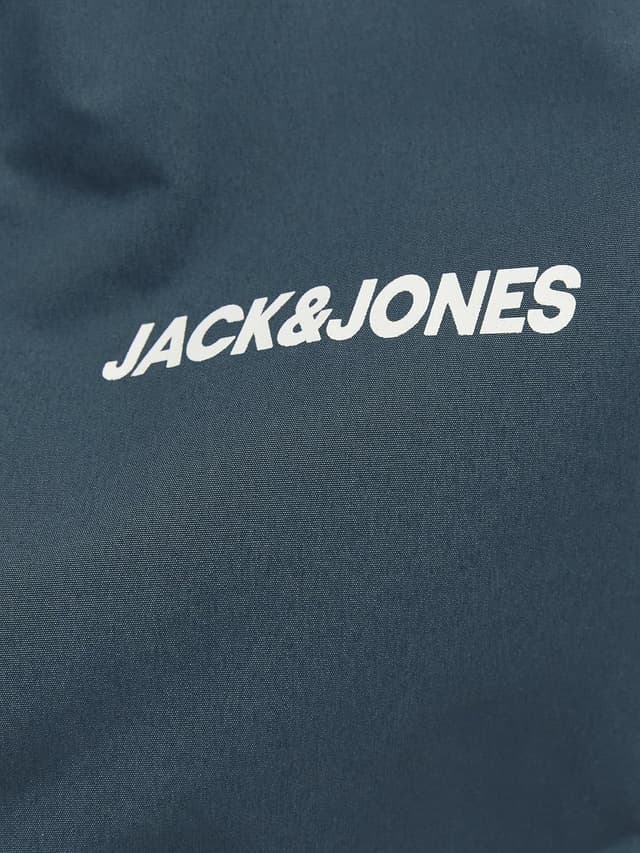 Detalle 2 de JACK & JONES Boy Softshell Jacke Junior – leichte Softshell-Jacke für Bewegungsfreiheit