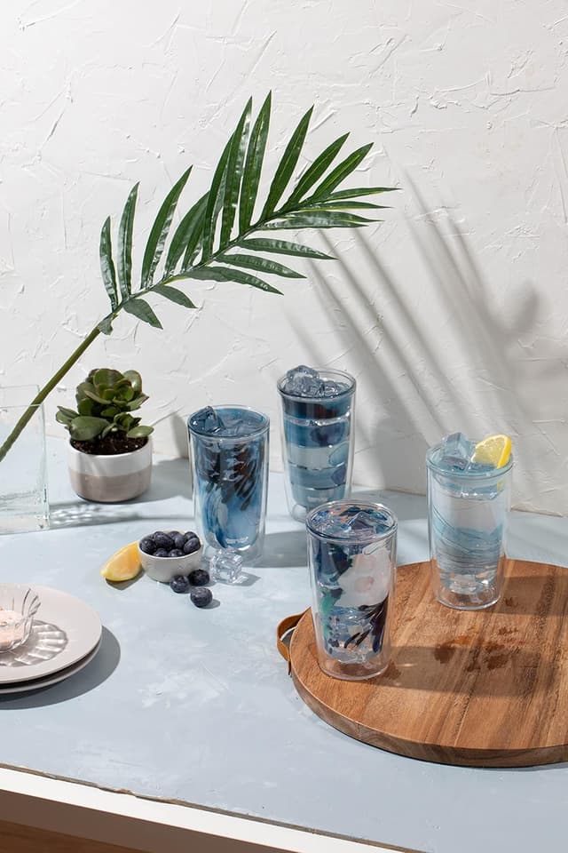 Detalle de Tervis Kelly Ventura Crystal True Blue Collection Double-Wall Insulated Tumbler (16 oz) — Set of 4