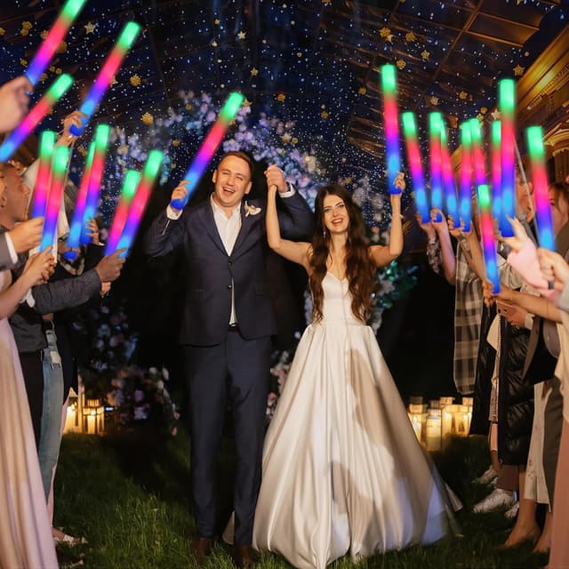 Detalle de wellent 112 PCS Foam Glow Sticks (3 Color Modes, 3 Flashing Modes) LED Light Up Foam Party Pack