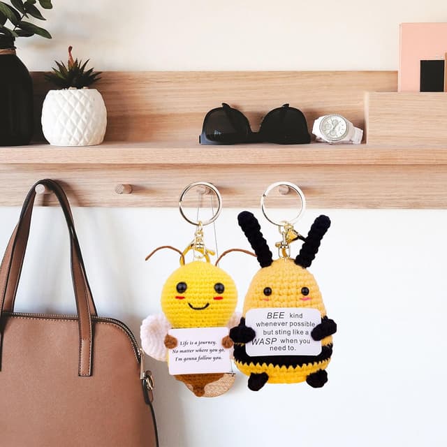 Detalle 2 de Mwmoeen Kartoffel Pocket Hug Schlüsselanhänger L2