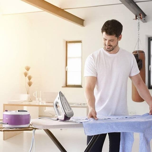 Detalle 1 de Braun CareStyle Compact IS2144VI Centro de Planchado 💧 2400W, 6 Bar