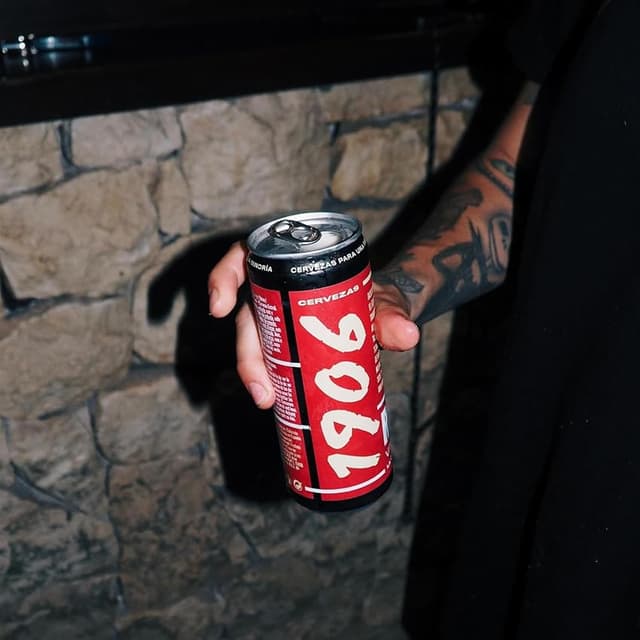 Thumbnail 4 de 1906 Red Vintage - Cerveza Lager Extra, Pack de 24 Latas 🍺