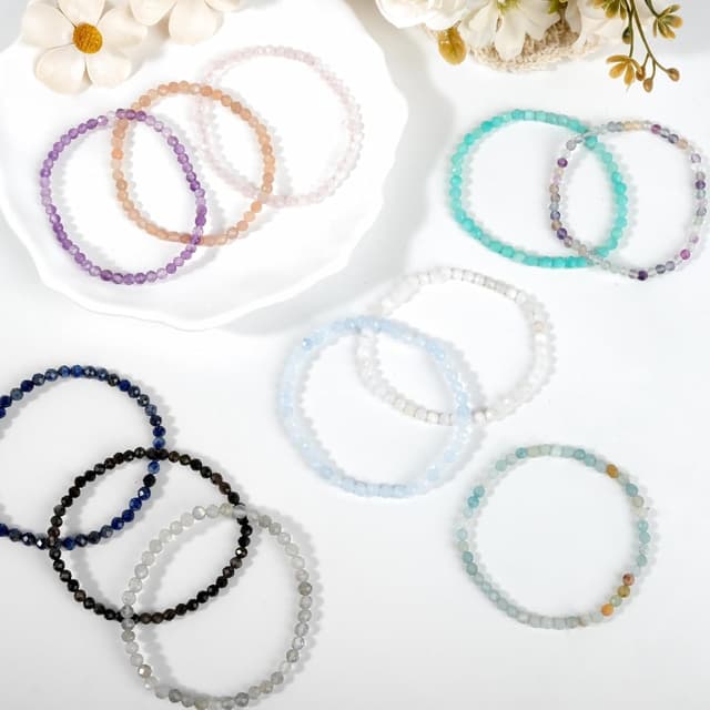 Detalle 2 de Ruby bracciale donna in pietra naturale 4 mm con perle sfaccettate elasticizzato in lapislazzuli