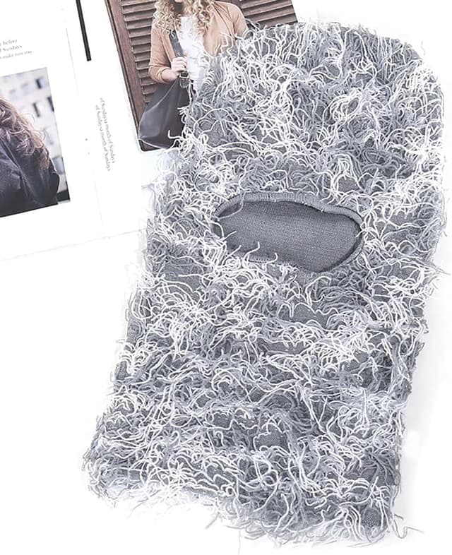 Detalle de Malaxlx distressed knitted balaclava ski mask for winter wind protection