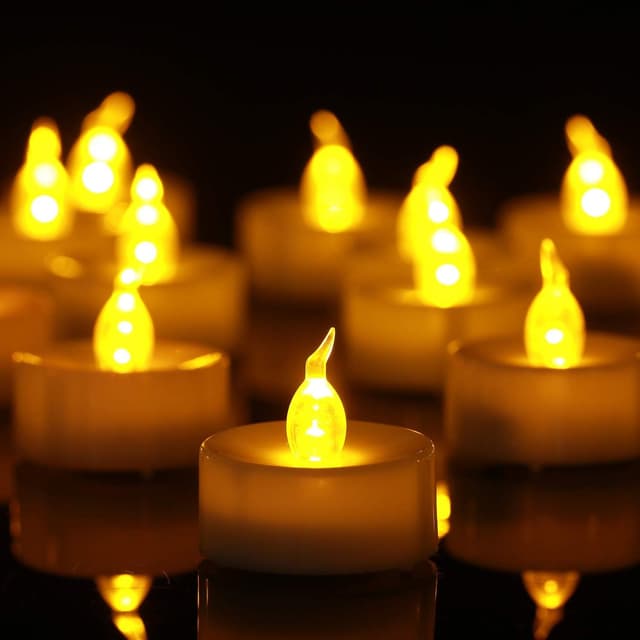 Detalle de Led Tea Lights 50-Pack flameless LED tealight candles with CR2032 batteries
