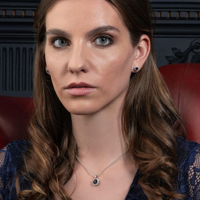 Detalle de Namana orecchini da donna a lobo con zirconi bianchi o colorati, perno in ottone rodiato (blu, verdi, rossi, azzurri o trasparenti)