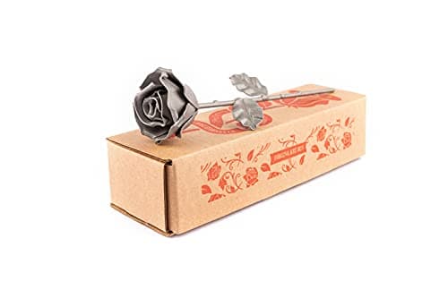 Detalle de Forging Art Bcn Rosa Eterna de hierro forjado a mano (Gris) – regalo para Día de la Madre y aniversarios