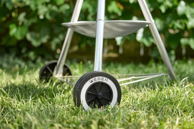 Detalle 2 de Weber Original Kettle 47 cm Schwarz – Holzkohlegrill für direktes & indirektes Grillen