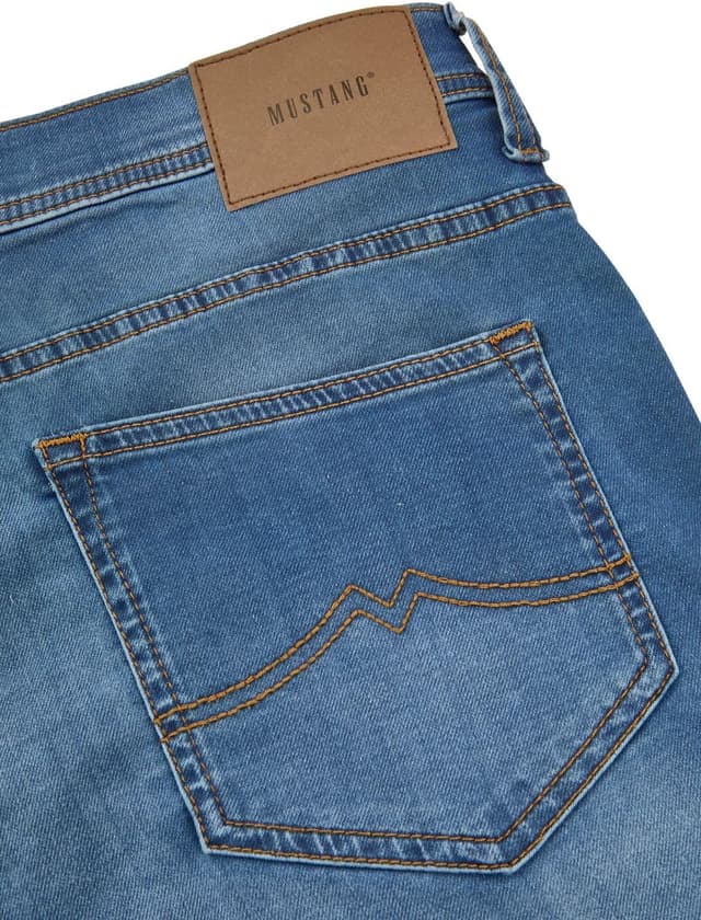 Detalle 2 de MUSTANG Jeans-Shorts Herren mit Stretch im Regular Fit (Chicago) – Sommer-Denim in Blau/Grau/Schwarz/Beige/Grün