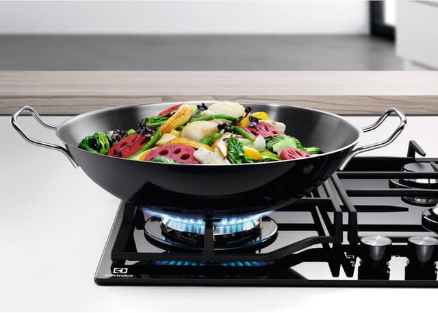 Detalle de Electrolux EGM6343YAK Serie 600 Piano cottura a gas da incasso 60 cm in vetro nero, 4 fuochi