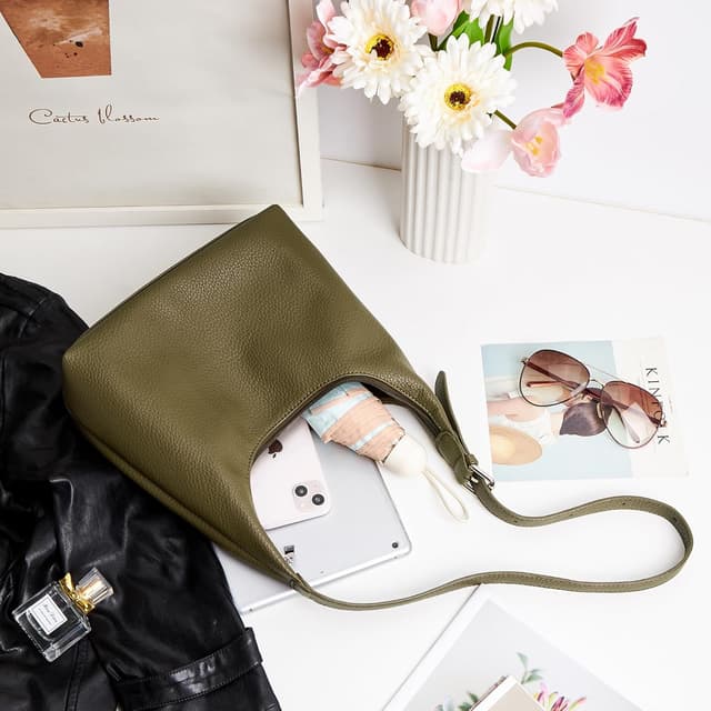 Detalle de KALIDI Vintage Vegan Leather Tote Bag with Adjustable Strap – Work, Daily & Crossbody Carry