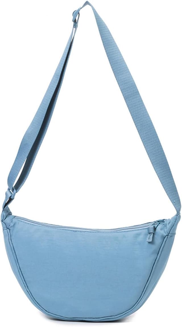 Detalle de GoPaw Crescent Bag for Women: nylon half moon crossbody with adjustable strap