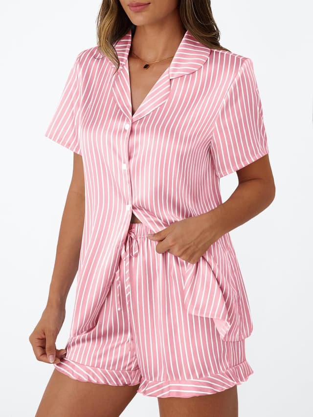 Detalle de LILLUSORY Women’s Satin Silk Pajamas Set (2-Piece Ruffle Ruffle PJs) — Button-Down Top & Shorts