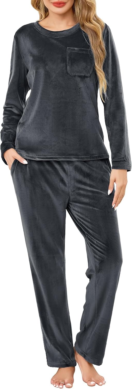 Detalle de Lovasy women’s warm fleece pyjama set with pockets (long-sleeve top, V-neck)