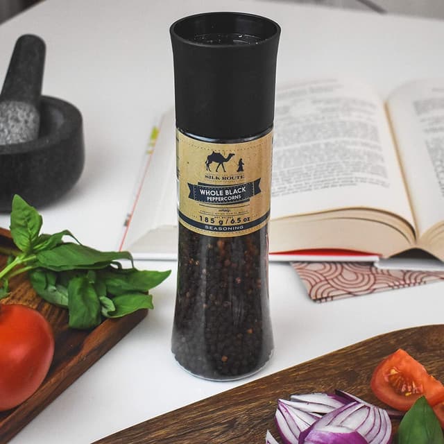 Detalle 2 de Silk Route Giant Whole Black Pepper Grinder 185g