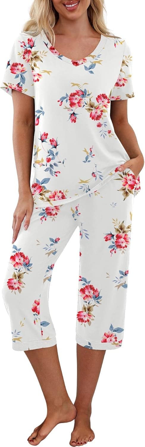 Detalle de PrinStory women’s pyjamas set with short-sleeve T-shirt and capri pants with pockets