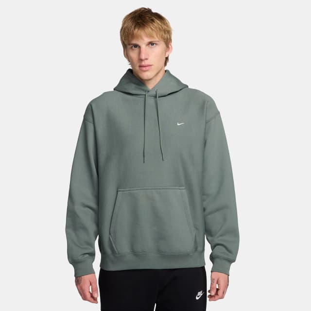 Detalle de Nike Solo Swoosh Sudadera hombre 84% algodón