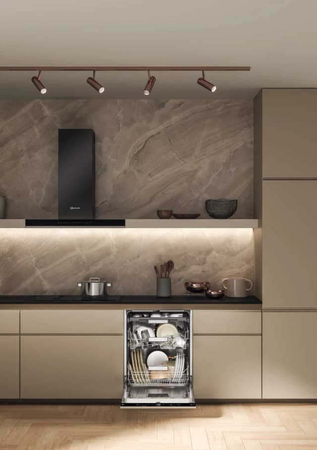 Detalle 1 de Bauknecht B7I HT58 TC Einbau-Spülmaschine