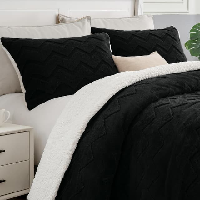 Detalle de BEDELITE Fluffy King Comforter Set with Sherpa 3-Piece