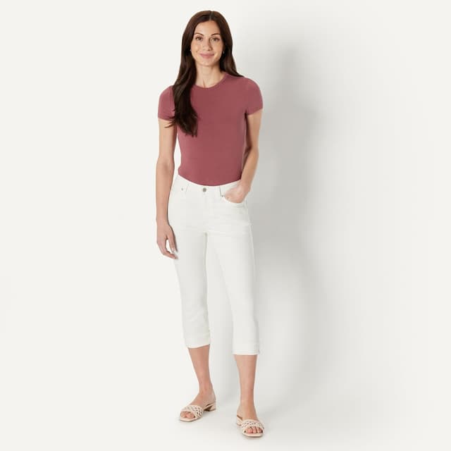 Detalle de Amazon Essentials Women’s Low-Stretch Slim-Fit Mid-Rise Capri Jean