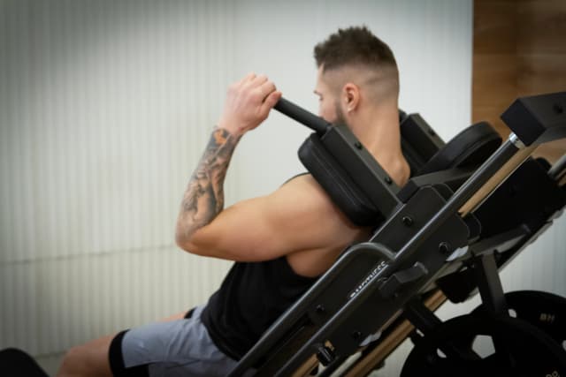 Thumbnail 5 de BH Fitness Prensa de Piernas y Sentadillas Hack Squat 45° 🦵