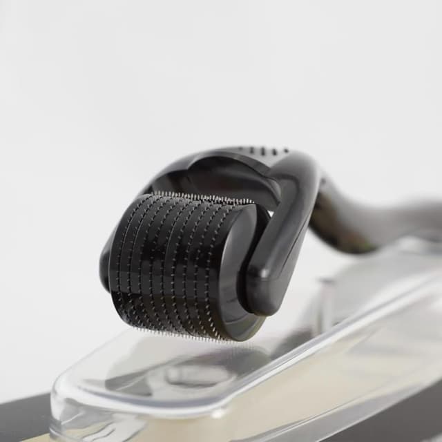 Detalle 2 de Derma-roller 1.0 Dermaroller mit 540 Titan Nadeln