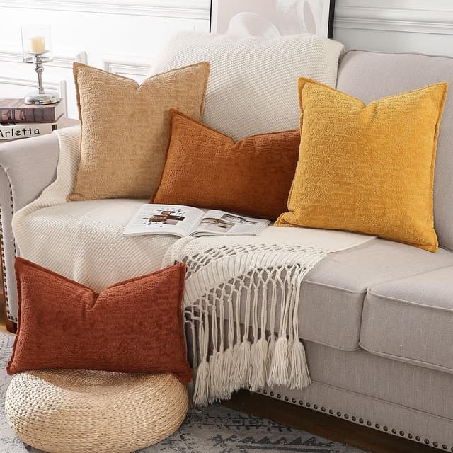 Detalle 2 de Madizz 2er Set Chenille Samt Kissenbezüge mit Rand-Dekor Beige (50x50 cm)